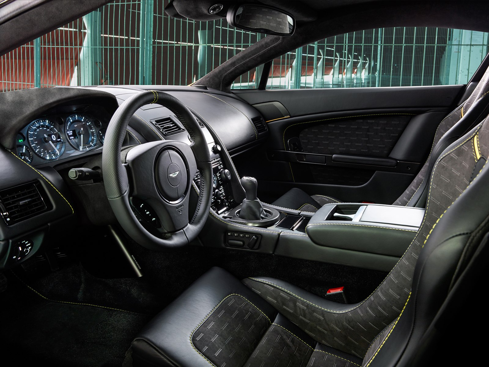 Aston Martin V8 Vantage N430 2015